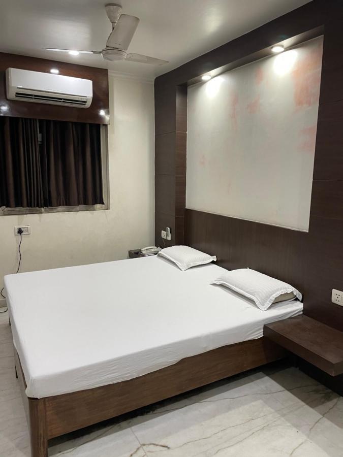 Hotel Suncity Prayagraj Exterior photo