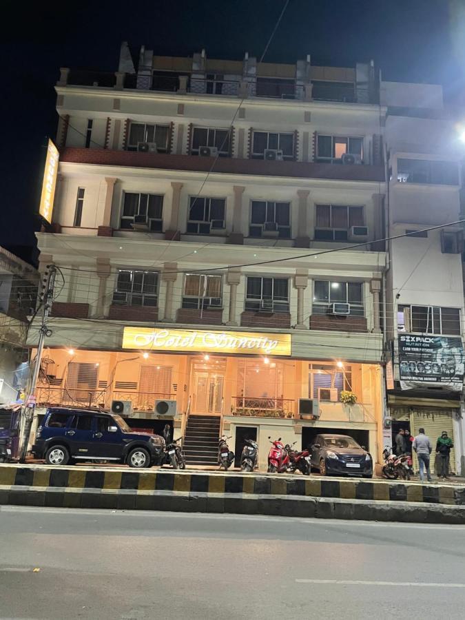 Hotel Suncity Prayagraj Exterior photo