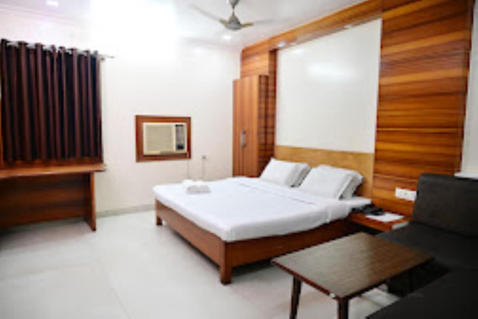 Hotel Suncity Prayagraj Exterior photo