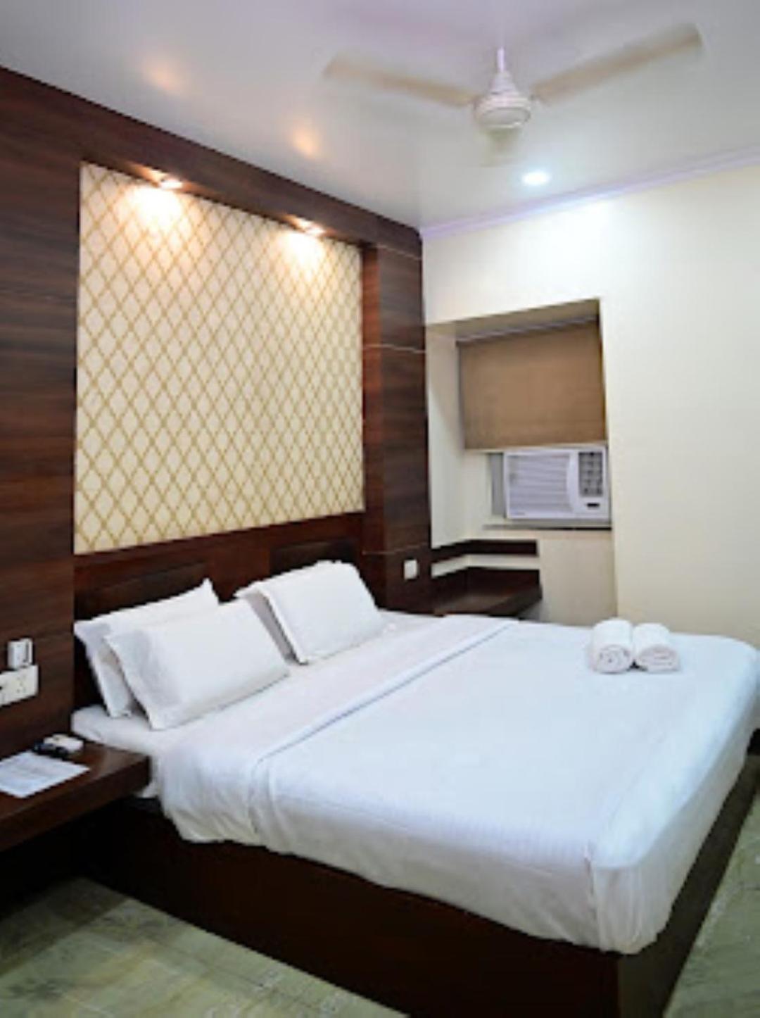 Hotel Suncity Prayagraj Exterior photo