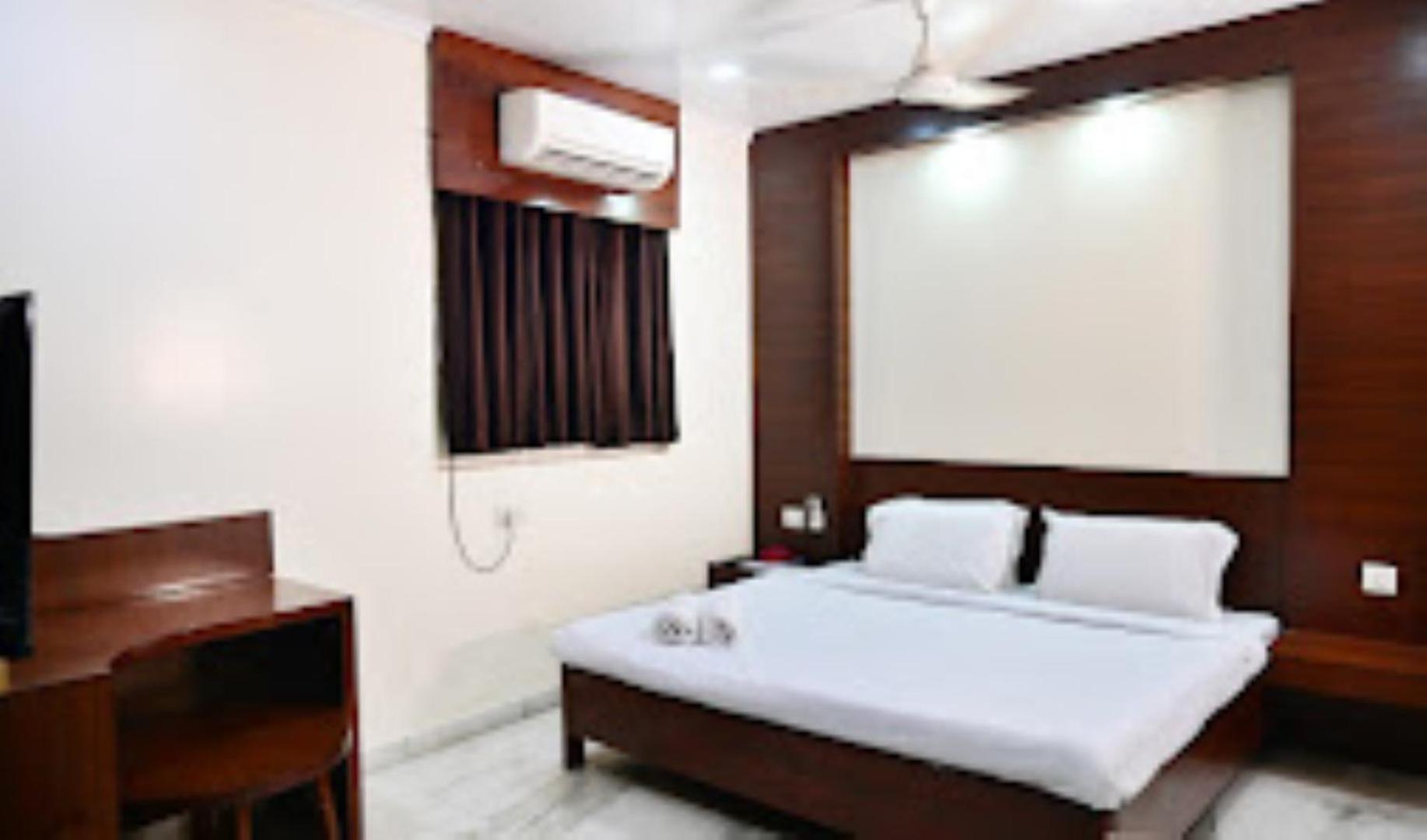 Hotel Suncity Prayagraj Exterior photo