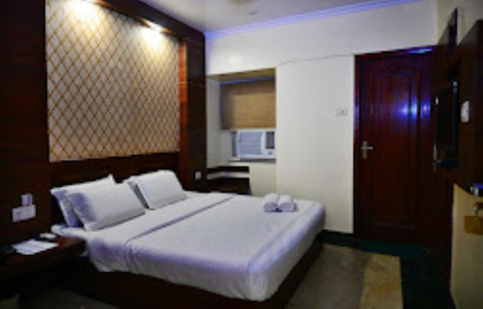 Hotel Suncity Prayagraj Exterior photo