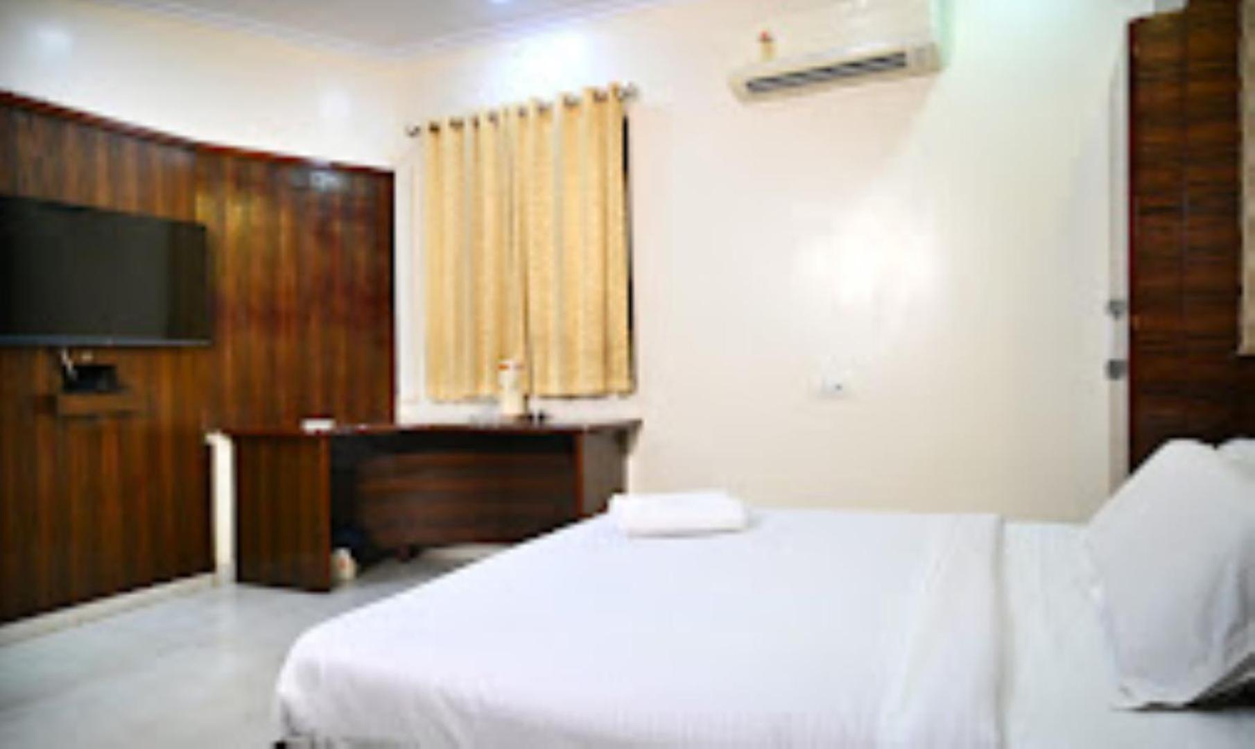 Hotel Suncity Prayagraj Exterior photo